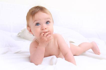 The child wakes up every hour at night: what to do?