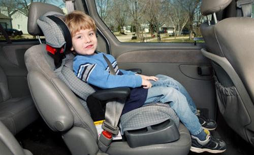 Is it possible to transport children without children's seats in the car?