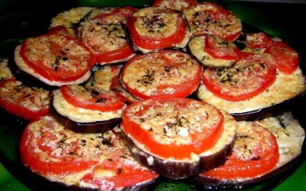 Baked eggplants with tomatoes