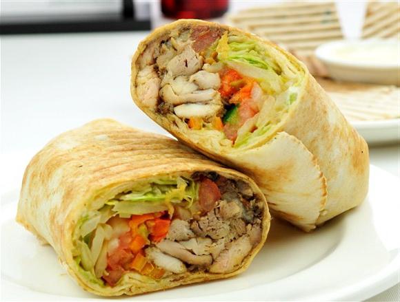 Fast food: recipe shawarma, at home with chicken cooked