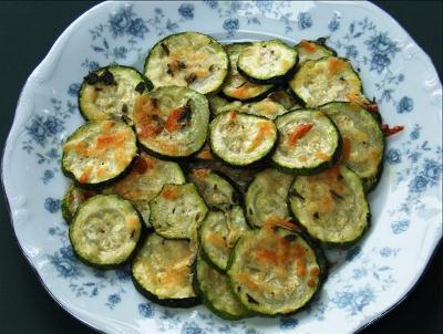 Dishes from courgettes in the oven - good and taste in one vegetable