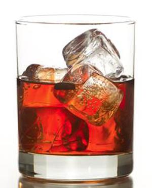 What do true connoisseurs drink with cognac?
