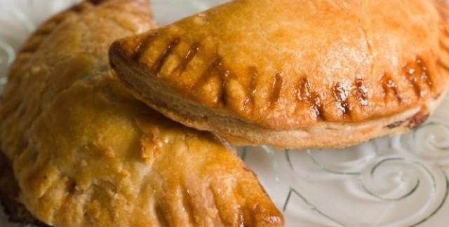 How to cook a chebureki at home: detailed recipe