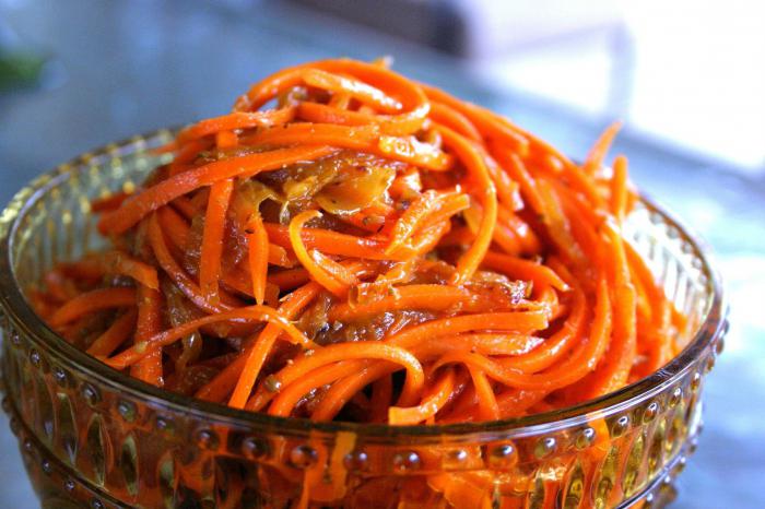 How to prepare salad with smoked breast and Korean carrots?