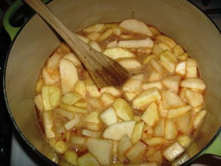 How to cook apple jam?