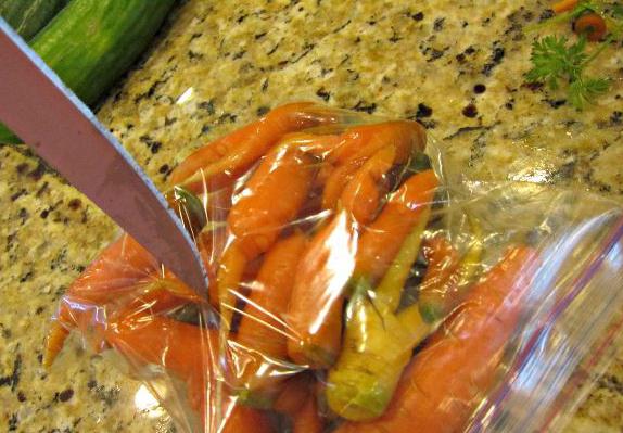 How to store carrots in a cellar in packets