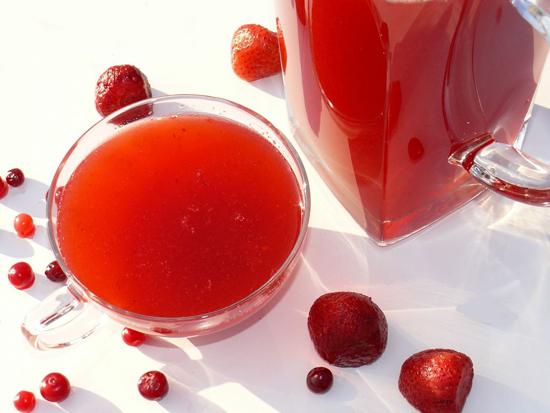 How to boil a jelly from jam and starch: a step-by-step recipe for a delicious drink