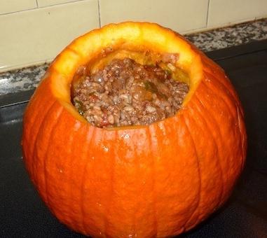 Meat in the pumpkin in the oven: how to cook the original dinner?