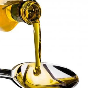 Lycophthalic oil: the benefit and harm of a plant product
