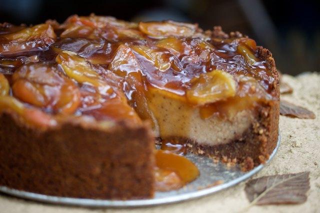 Sweet and tasty apple-curd cake