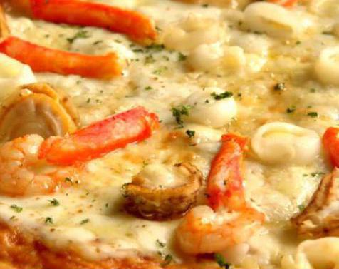 pizza with shrimps and crab sticks