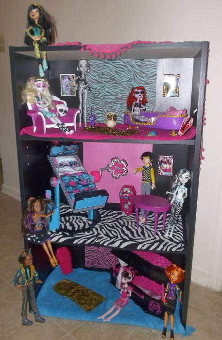 How to make a home for Monster High: tips and tricks