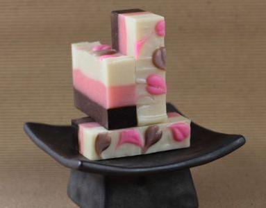 Original gifts to your friends. Homemade soap