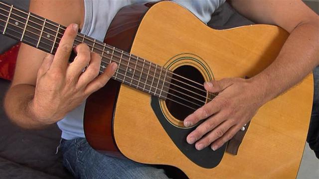 How to tighten the bar on the guitar