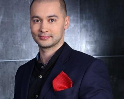 Andrey Cherkasov the presenter