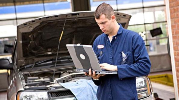 An auto mechanic is a profession for motorists. Occupation mechanic (car mechanic): training, necessary qualities