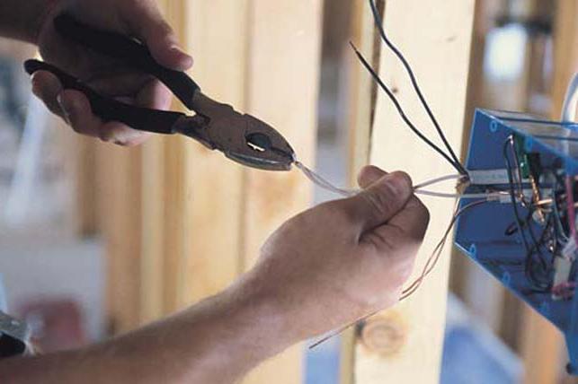 Electrician job description