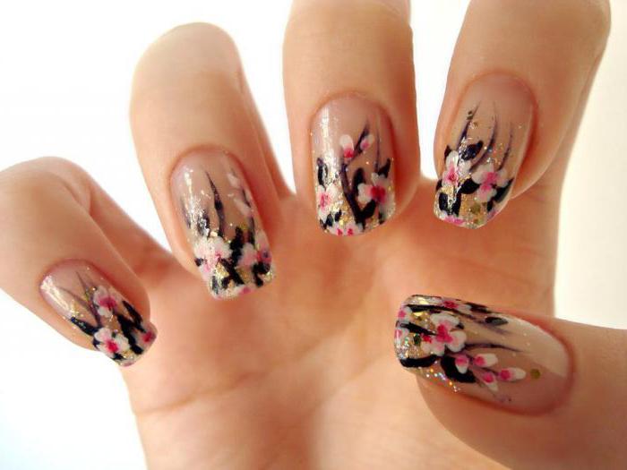 Flowers on the nails - a spring mood in the shower