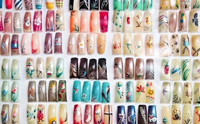 How to make a simple drawing on your nails at home