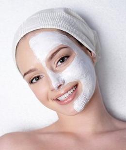 Personal care: masks of white clay for the face