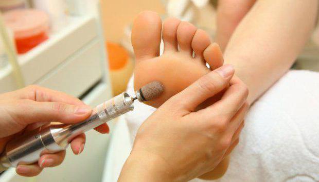 Kinds of a pedicure, technics of carrying out and features