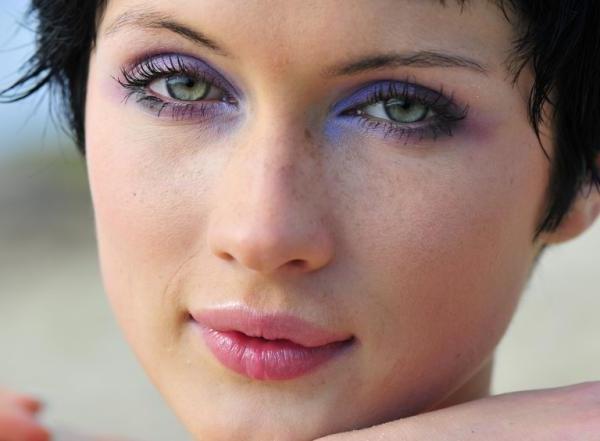 Green eyes: pluses and minuses for appearance