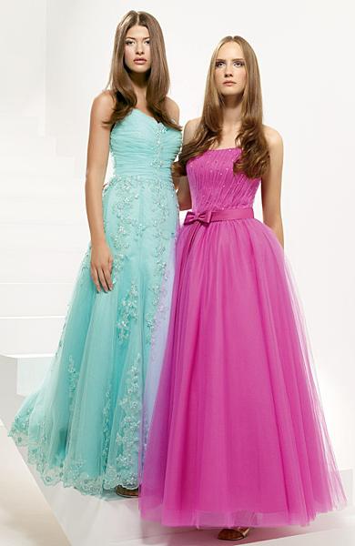 The most fashionable dresses for prom. Choose a model