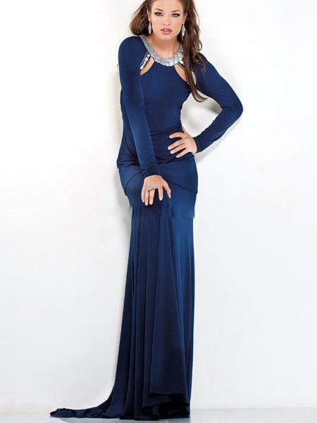 Evening dresses with long sleeves - refinement and elegance