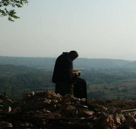 Is the ascetic a voluntary or forced hermit?