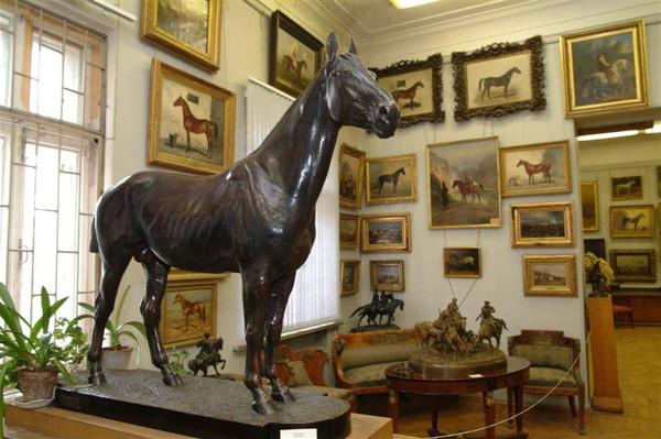 Horse Breeding Museum and Biological Museum. Timiryazevskaya and M.Gruzinskaya streets will not leave you indifferent