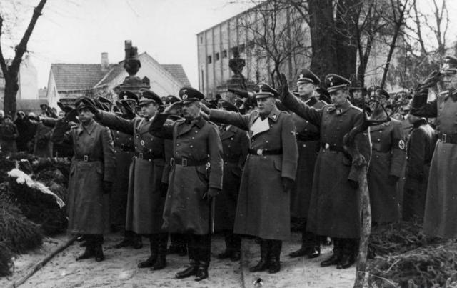 Gauleiter in fascist Germany is who? Hierarchy of the NSDAP