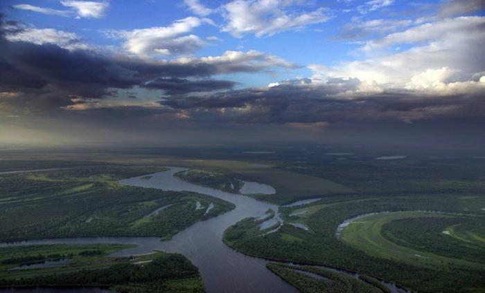 What are the largest rivers in Russia?