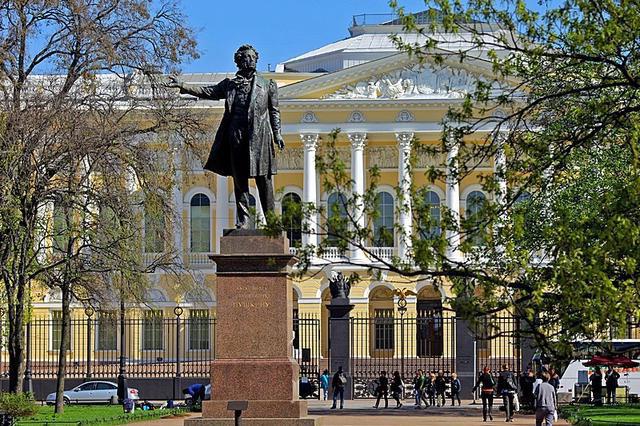 comparison of Pushkin and the Great