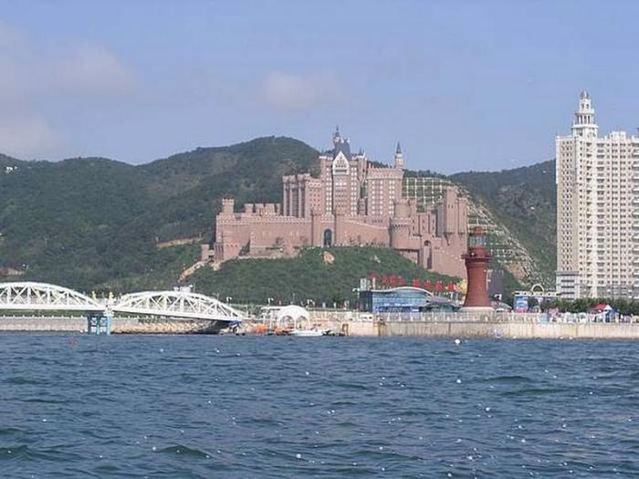 Pearl of China - Dalian, hotels of the city - priceless rim of the resort