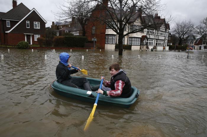 What is dangerous flooding, what are the recommendations