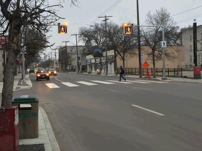 Parking in front of a pedestrian crossing: for how many meters?