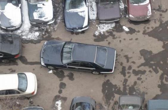 parking in the courtyard of an apartment building