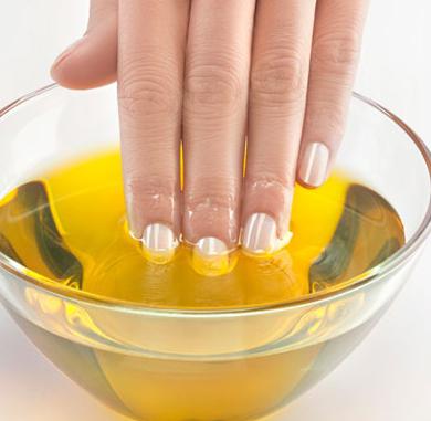 The nails break and break - what should I do? Strengthening baths for nails